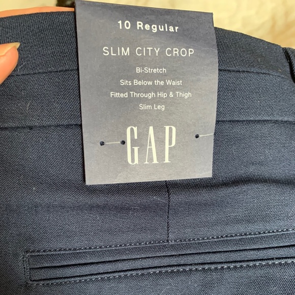 NWT GAP Slim city crop pants - Picture 3 of 3